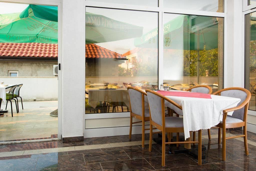 Downtown Private Rooms Mandic Supetar Dış mekan fotoğraf