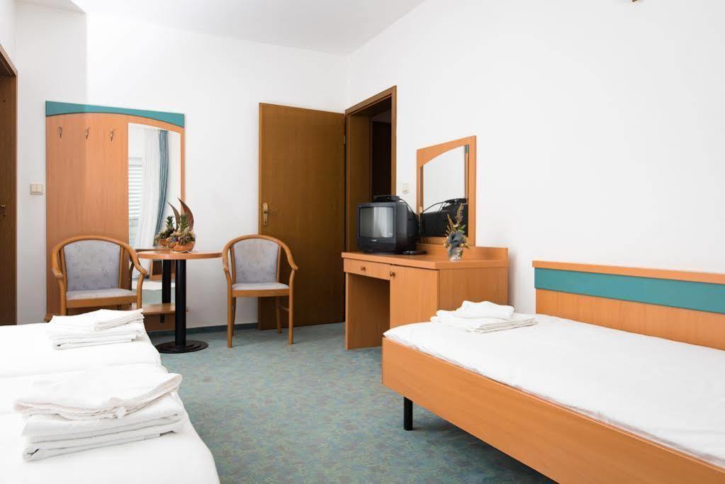 Downtown Private Rooms Mandic Supetar Dış mekan fotoğraf