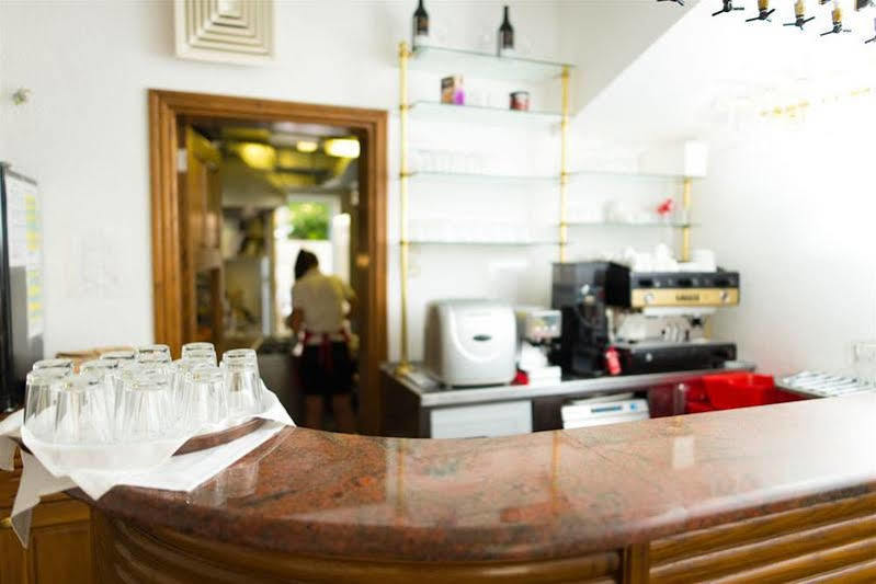 Downtown Private Rooms Mandic Supetar Dış mekan fotoğraf