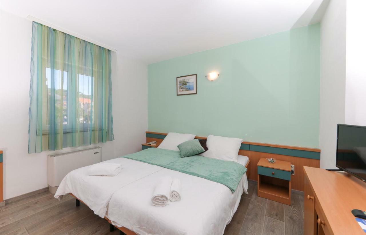 Downtown Private Rooms Mandic Supetar Dış mekan fotoğraf