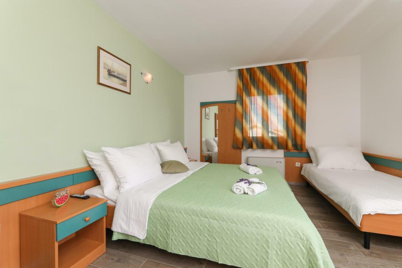 Downtown Private Rooms Mandic Supetar Dış mekan fotoğraf